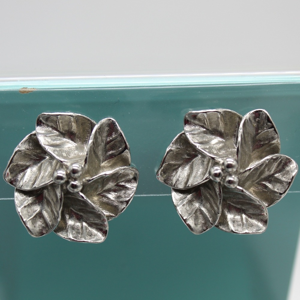 Vintage Silver Tone Floral Clip On Earrings Sculpted Flower Costume Jewelry